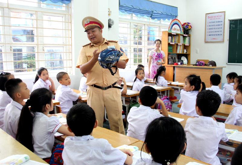 Xây dựng văn hóa giao thông văn minh trong nhà trường